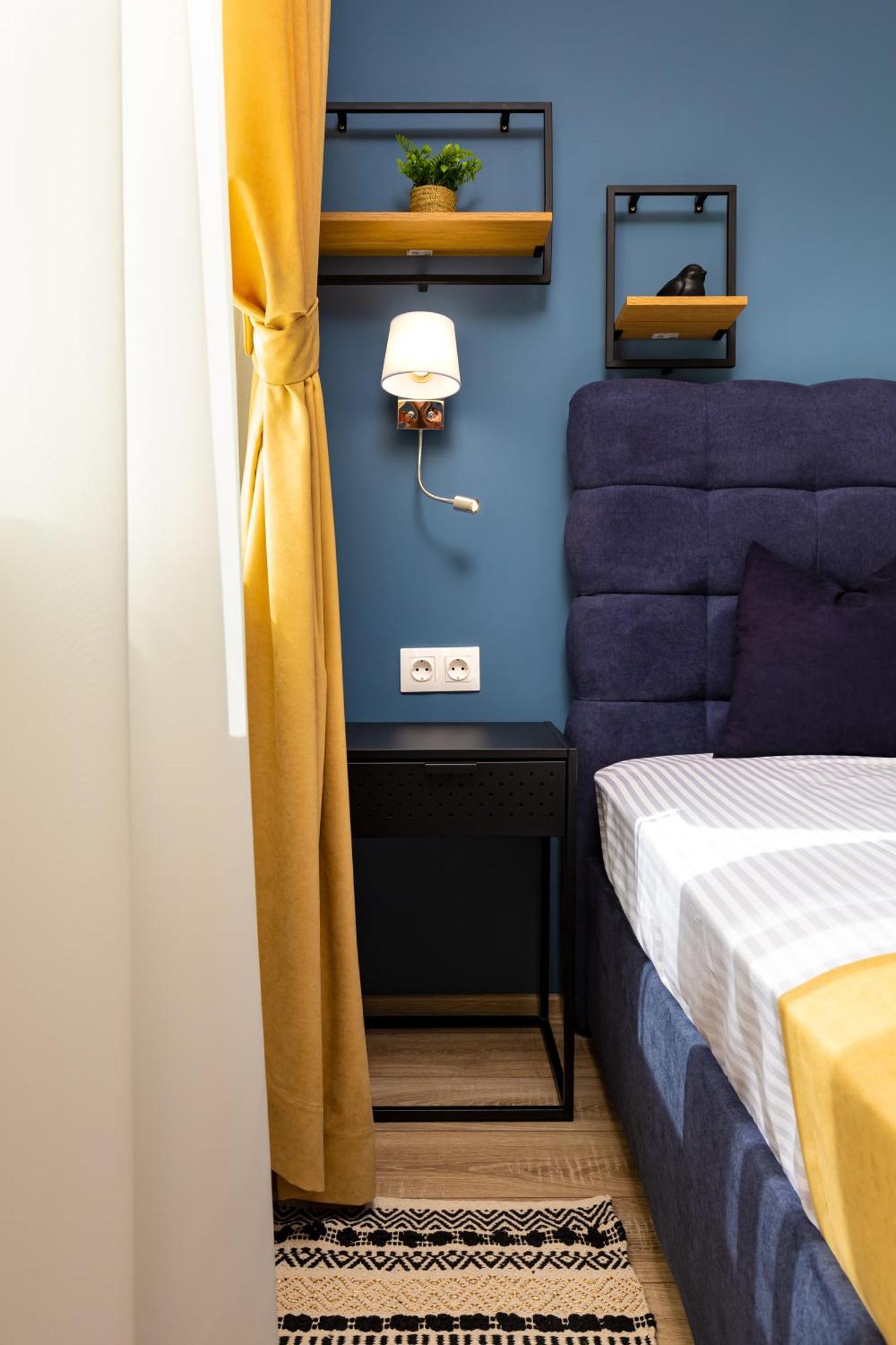 Kapana Guest House On Central Pedestrian Street With Parking Included Plovdiv Rum bild